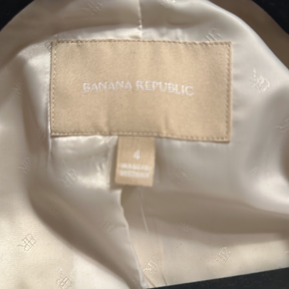 Banana Republic Mustard Blazer with Cream Trim - Picture 4 of 4